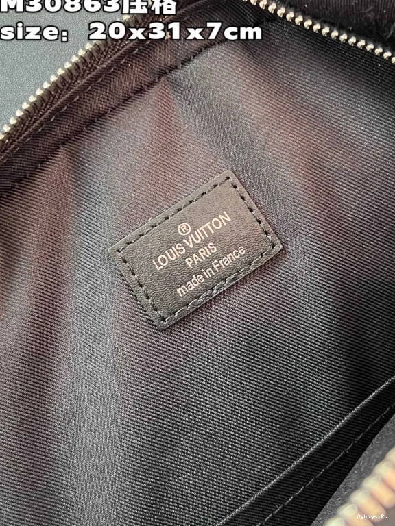 Slingbag LOUIS Avenue NM VUITTON 0210